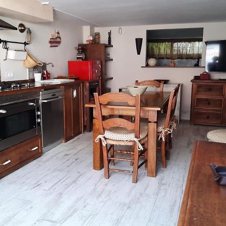 Un Apartamento Vacacional Con Detalles De Un Hogar Mairena del Aljarafe Esterno foto