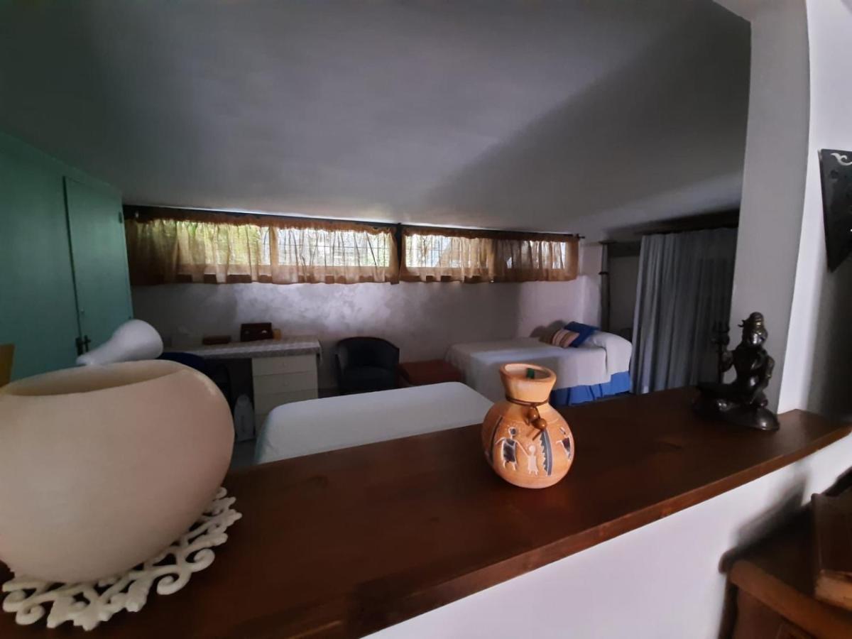 Un Apartamento Vacacional Con Detalles De Un Hogar Mairena del Aljarafe Esterno foto