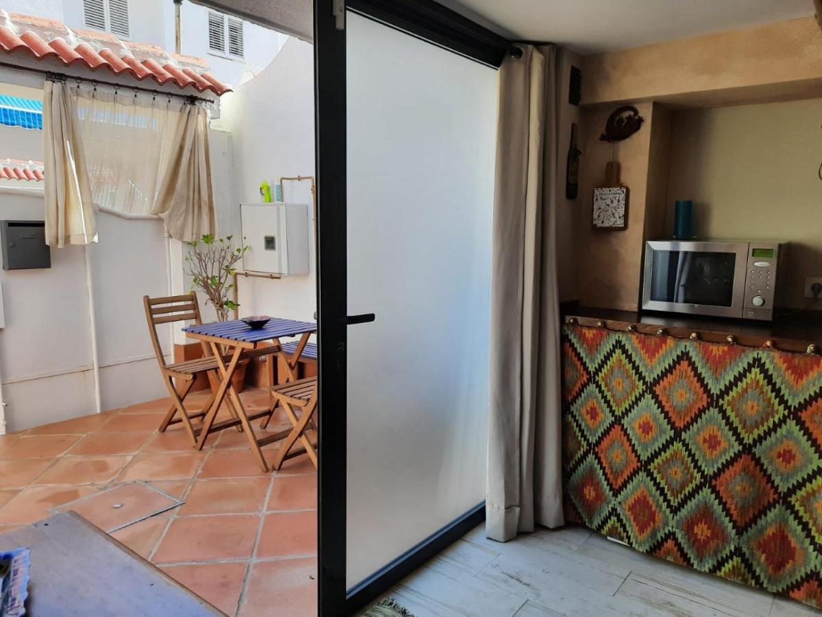 Un Apartamento Vacacional Con Detalles De Un Hogar Mairena del Aljarafe Esterno foto