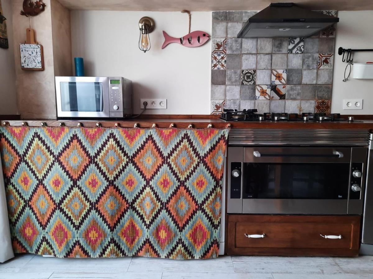 Un Apartamento Vacacional Con Detalles De Un Hogar Mairena del Aljarafe Esterno foto